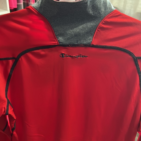 Champion long sleeve - Picture 2 of 3